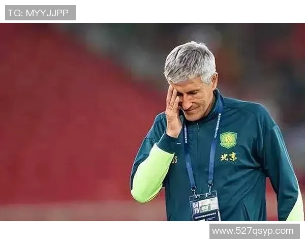 缅怀世界足坛传奇巨星去世引发球迷无限追思与深情回忆